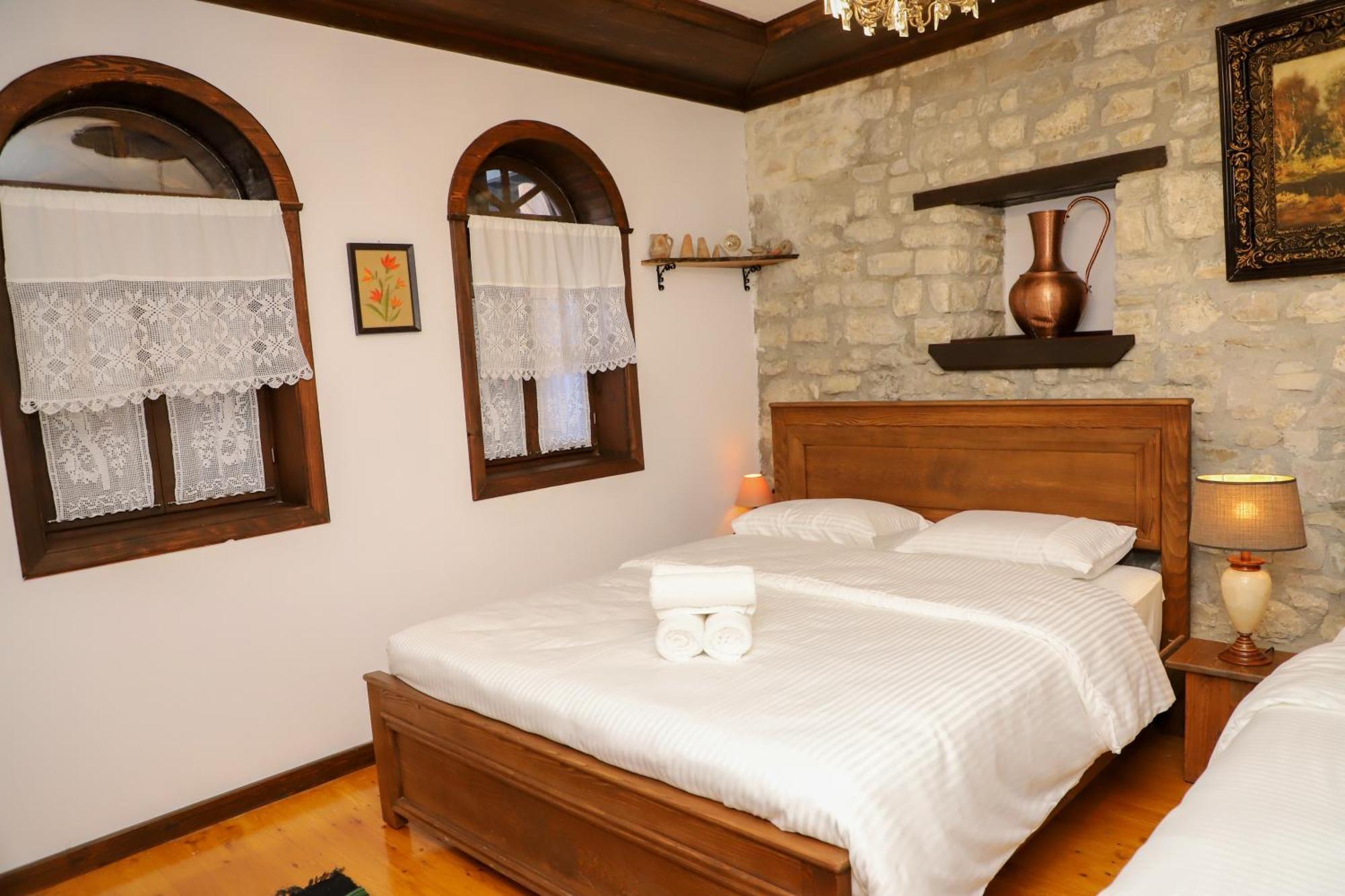 Vila Art Berat Castle Kültér fotó