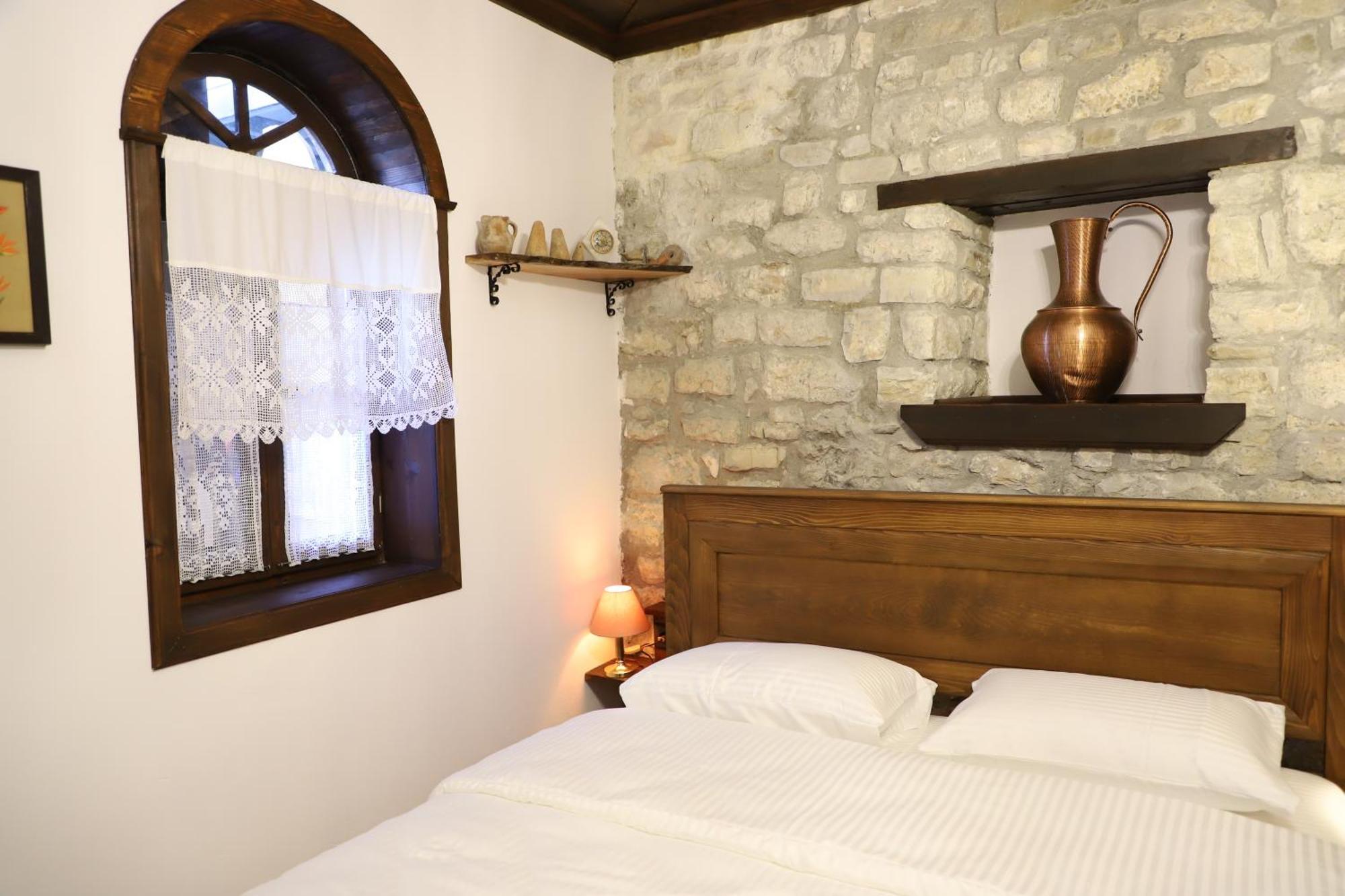 Vila Art Berat Castle Kültér fotó