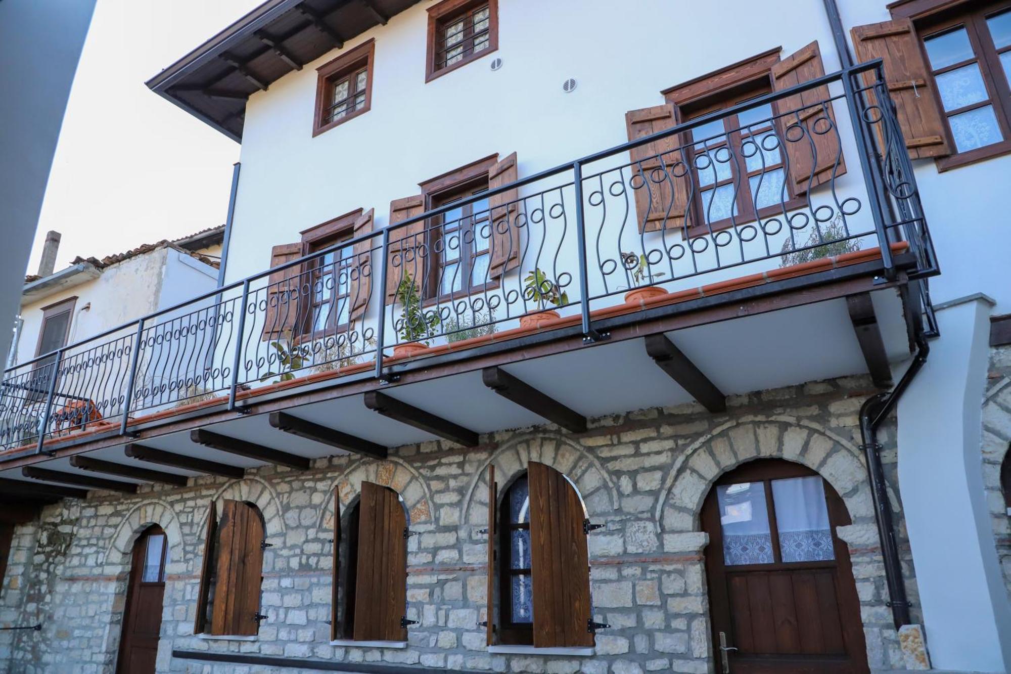 Vila Art Berat Castle Kültér fotó